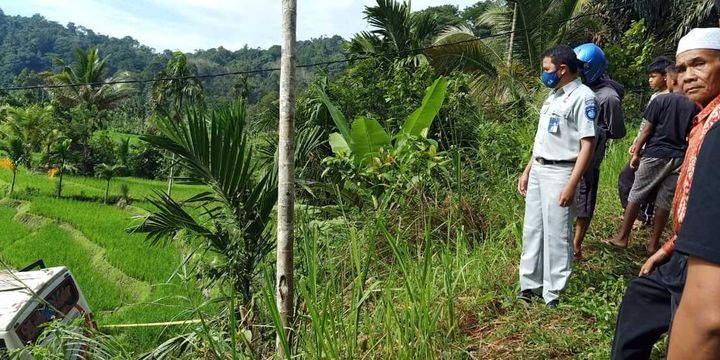 Ahli Waris Korban Bus Masuk Jurang 15 Meter Di Pasaman Terima Santunan ...