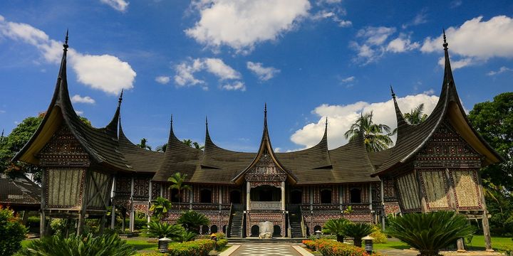 Asal-usul Dan Budaya Matrilineal Suku Minangkabau