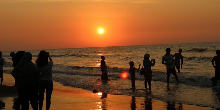 Pantai Widuri: Daya Tarik, Harga Tiket, Dan Rute Kendaraan