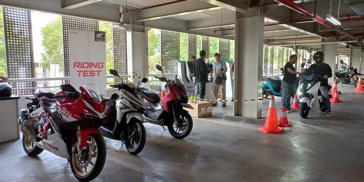 Akhir Pekan Ke IMOS 2022, Ini Deretan Motor Listrik Yang Bisa Dicoba