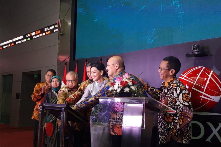 Jajaran Direksi PT Kustodian Sentral Efek Indonesia (KSEI) dalam peluncuran Acuan Kepemilikan Sekuritas (AKSes) generasi terbaru di Jakarta, Senin (20/5/2019).