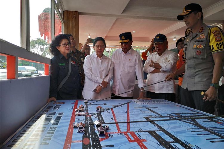 Menteri Perhubungan (Menhub) Budi Karya Sumadi melakukan peninjauan kesiapan mudik di wilayah Nagreg, Kabupaten Bandung, Provinsi Jawa Barat, Rabu (29/5/2019).