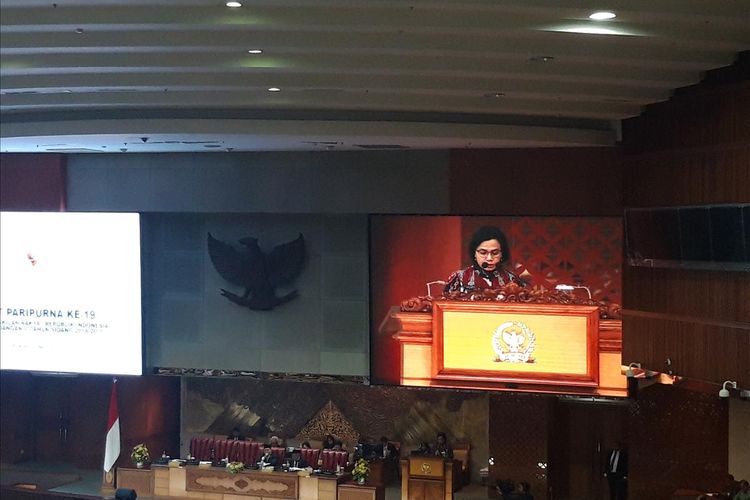 Menteri Keuangan Sri Mulyani Indrawati saat Rapat Paripurna DPR RI di Jakarta, Selasa (11/6/2019).