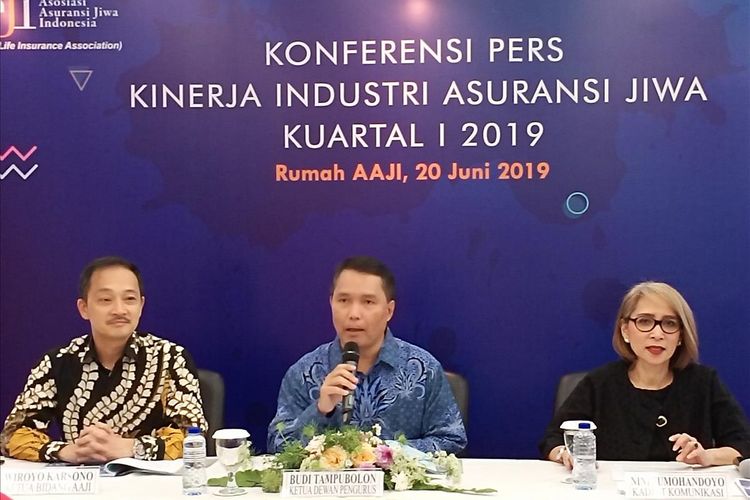 Dewan Pengurus AAJI memaparkan kinerja industri asuransi jiwa kuartal I 2019 di Rumah AAJI, Jakarta, Kamis (20/6/2019).