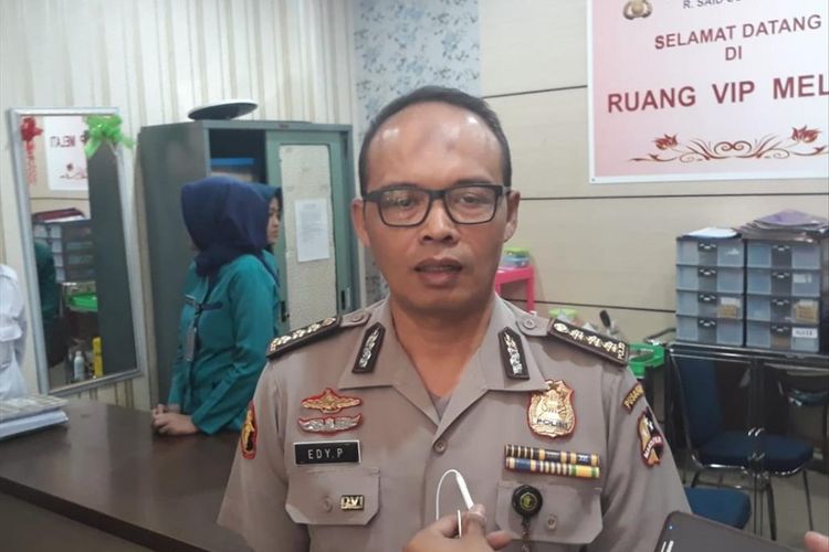 Ka Opsnal Yan Dokpol RS Polri Kramat Jati Kombes Edy Purnomo kepada awak media di RS Polri Kramat Jati, Jakarta Timur, Senin (1/7/2019).