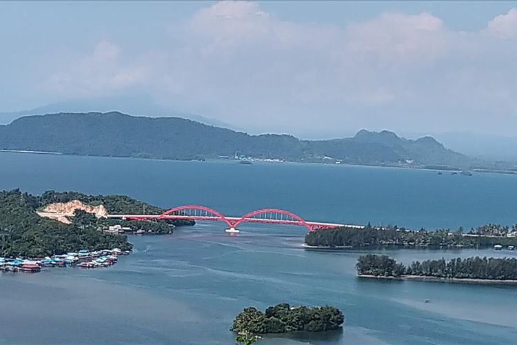 Jembatan holtekam, Kota Jayapura, Papua, yang mulai dibangun pada era pemerintah Joko Widodo - Jusuf Kalla dan kini sudah siap untuk diresmikan dan difungsionalkan (1/07/2019)