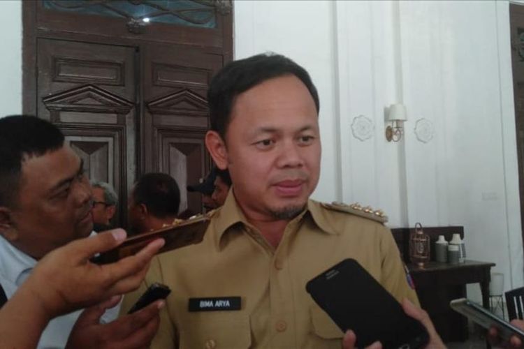 Wali Kota Bogor Bima Arya Sugiarto saat ditemui usai rapat evaluasi PPDB di Balai Kota Bogor, Senin (1/7/2019).