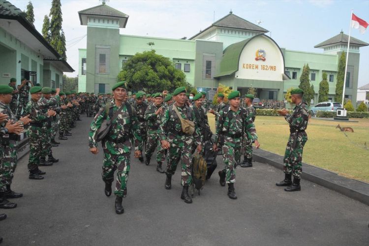 Pelepasan Prajurit TNI dari Korem 162/WB yang ditugaskan ke Papua, Selasa (2/7/2019)