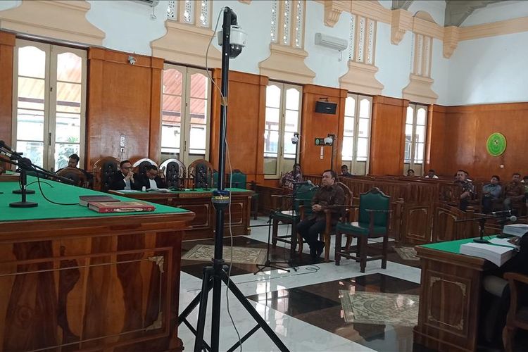 Bupati Pakpak Bharat Remigo Yolanda Berutu dituntut delapan tahun penjara di Pengadilan Tipikor pada PN Medan, Kamis (4/7/2019)