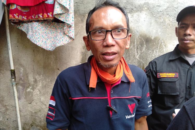 Alex Widodo selaku Ketua RT 02/15 Kelurahan Grogol Utara, Jakarta Selatan saat ditemui awak medai, Rabu (3/7/2019)