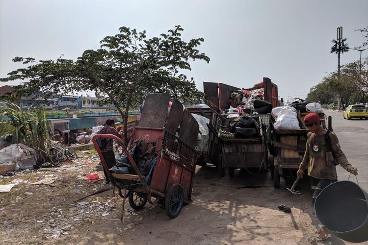 Tempat Penampungan Sampah Sementara yang Ada Di Jalan Danau Sunter Barat, Tanjung Priok, Jakarta Utara