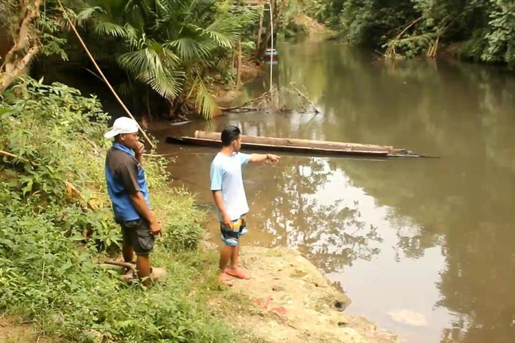 Sinta (35) warga Kelurahan Tiworo, Kecamatan Tiworo Kepulauan, Kabupaten Muna Barat, Sulawesi Tenggara, digigit buaya saat sedang mencuci pakaian di sungai tiworo, 
