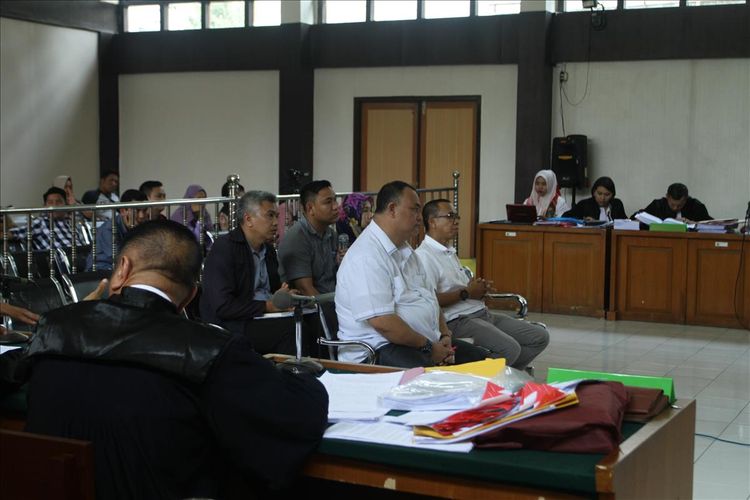 Ketua KPu Palembang Eftiyani menjalani sidang bersama lima komisioner lainnya di Pengadilan Negeri Klas 1 Palembang, atas dugaan tindak pidana pemilu, Rabu (10/7/2019).