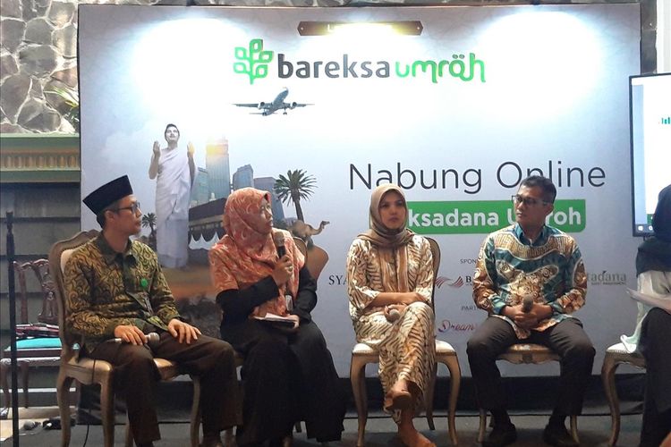 Chief Sales and Marketing Bareksa Rani Sumarni (kedua dari kanan) pada acara peluncuran Bareksa Umroh di Jakarta, Rabu (10/7/2019).