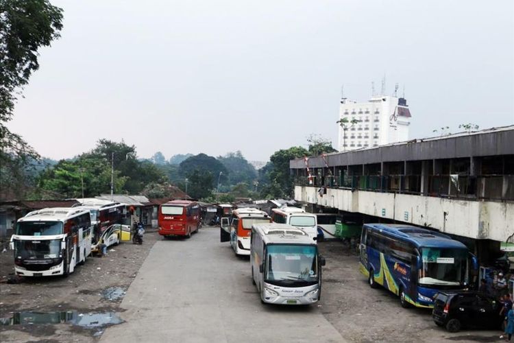 Sejumlah armada bus sedang terparkir di Terminal Baranangsiang, Selasa (16/7/2019).