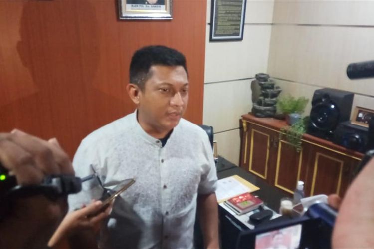 Kasat Reskrim Polrestabes Makassar AKBP Indratmoko saat diwawancara mengenai rekayasa kasus penculikan yang dilakukan RZ di Polrestabes Makassar, Jumat (19/7/2019).