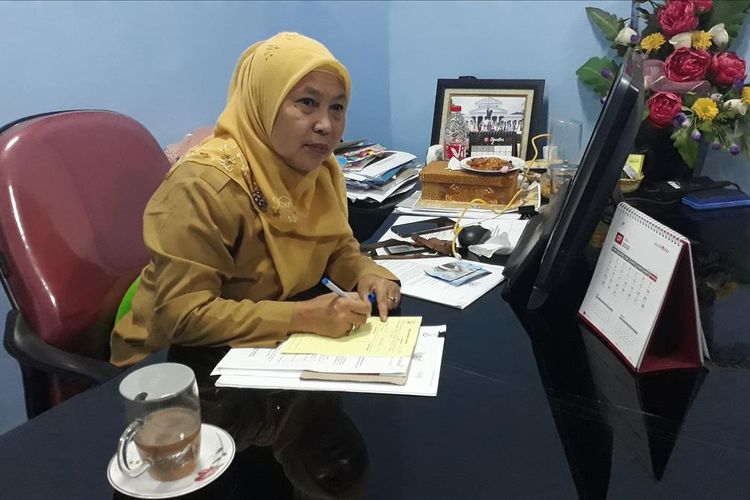 Kepala Unit Pengelola Rumah Susun (UPRS) Jatinegara Barat Dwiyanti Chotifah di Rusun Jatinegara Barat, Jatinegara, Jakarta Timur, Senin (22/7/2019).