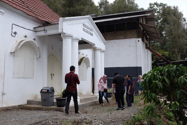 Salah satu bangunan pengolahan biji kopi yang ada di kawasan wisata Dilem Wilis yang berada di kecamatan Bendungan Jawa Timur, yang hingga kini terus dikembangkan (29/07/2019).