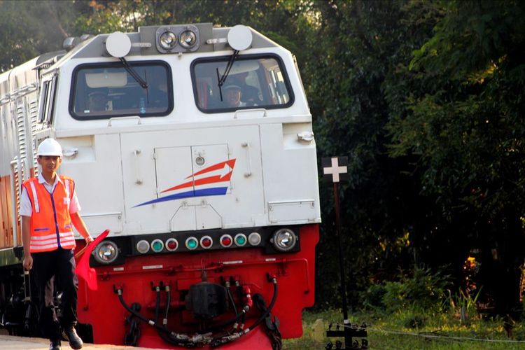 Kereta Api Siliwangi saat ini mulai melayani jalur Ciranjang-Cianjur yang terintegrasi dengan Sukabumi dengan harga tiket tetap, Rp3 ribu untuk semua tujuan. 