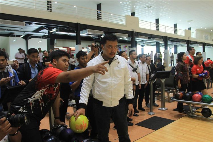 Menpora Imam Nahrawi saat mengunjungi venue boling di Kompleks Jakabaring Sport City (JSC), Palembang, Sumatera Selatan, Rabu (31/7/2019).