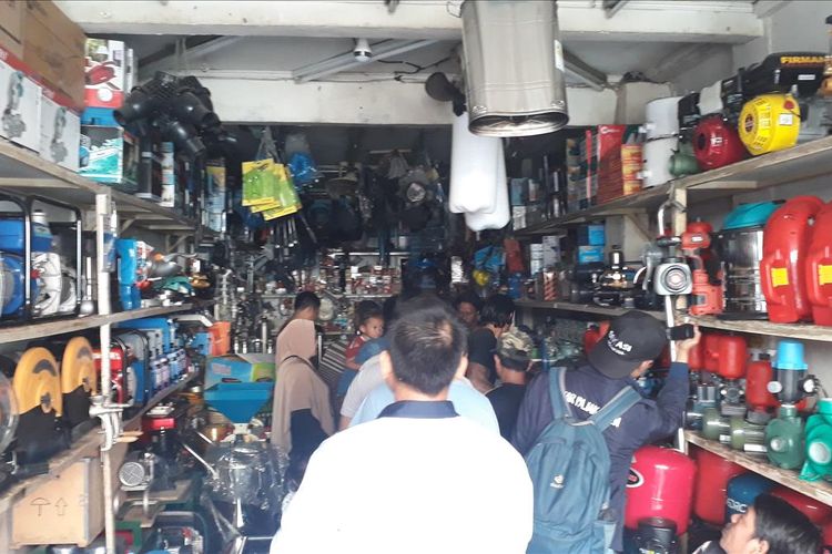 Sejumlah Toko Elektronik di Bekasi diserbu Pembeli Genset, Senin (5/8/2019).