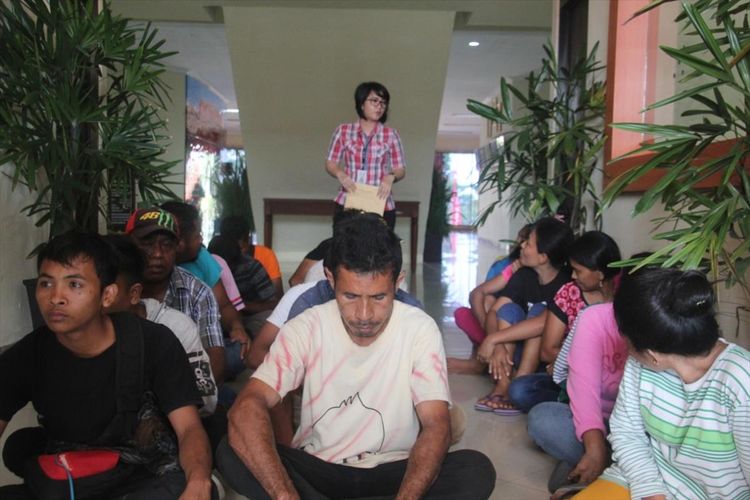 Direktorat Reserse Kriminal Umum (Ditreskrimum) Polda Kepri kembali berhasil menyelamatkan 21 pekerja migran Indonesia yang hendak dikirim ke Malaysia melalui Teluk Mata Ikan, Nongsa, Batam yang merupajan jalur ilegal.