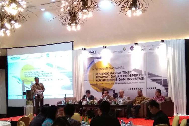Seminar Nasional Polemik Harga Tiket Pesawat dalam Perspektif Hukum, Bisnis, dan Investasi di Jakarta, Jumat (9/8/2019).