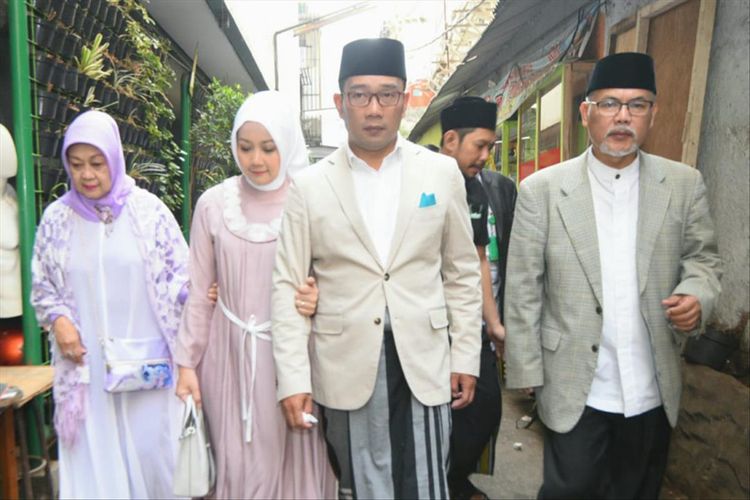 Gubernur Jabar Ridwan Kamil saat ditemui disela kegiatannya menyerahkan hewan kurban di Masjid Raya Bandung Provinsi Jawa Barat, Minggu (11/8/2019).