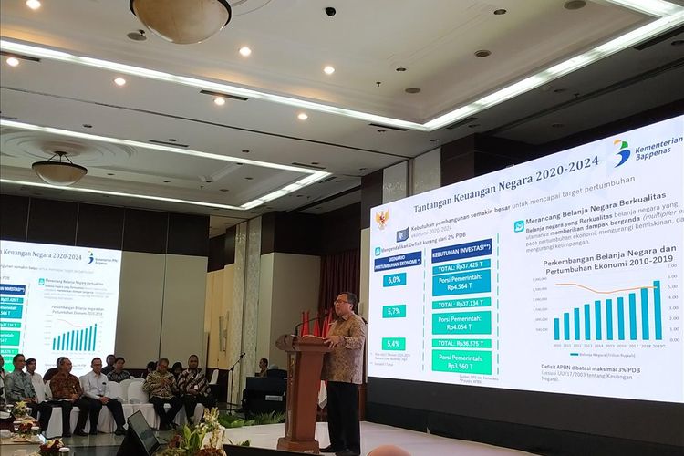 Menteri Perencanaan Pembangunan Nasional (PPN/Bappenas) Bambang Brodjonegoro memberikan penjelasan dalam penutupan sebuah diskusi di Kantor PPN/Bappenas, Jakarta, Senin (12/8/2019).