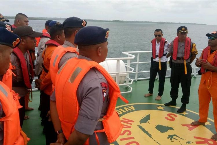 Tim SAR gabungan bersiap mencari kapal nelayan KM Sinar Kencana yang hilang kontak di perairan Maluku Tenggara, Senin (12/8/2019) FOTO KETUA SAR AMBON