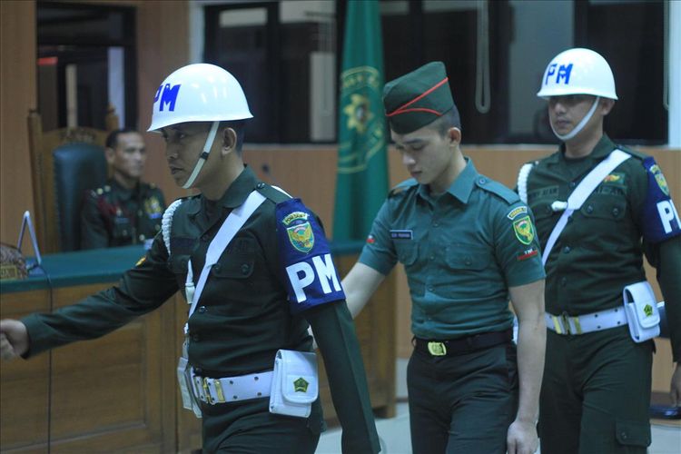 Prada DP ketika menjalani sidang di Pengadilan Militer I-04 Palembang, Selasa (13/8/2019).