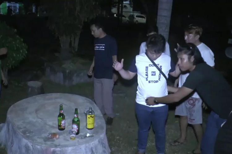 4 Pemuda Pesta Miras dan Komix di Taman Bambu Diamankan Polisi