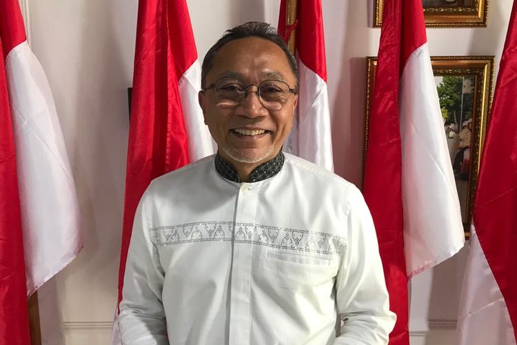 Ketua Umum PAN Zulkifli Hasan saat diwawancarai Kompas.com di rumah dinasnya, kawasan Widya Chandra, Jakarta, 6 September 2021. 