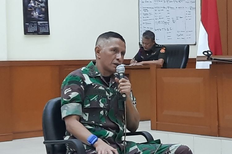 Terdakwa kasus penabrakan sejoli Handi Saputra (17) dan Salsabila (14), Kolonel Inf Priyanto, saat diperiksa sebagai terdakwa di Pengadilan Militer Tinggi II Jakarta, Cakung, Jakarta Timur, Kamis (7/4/2022).