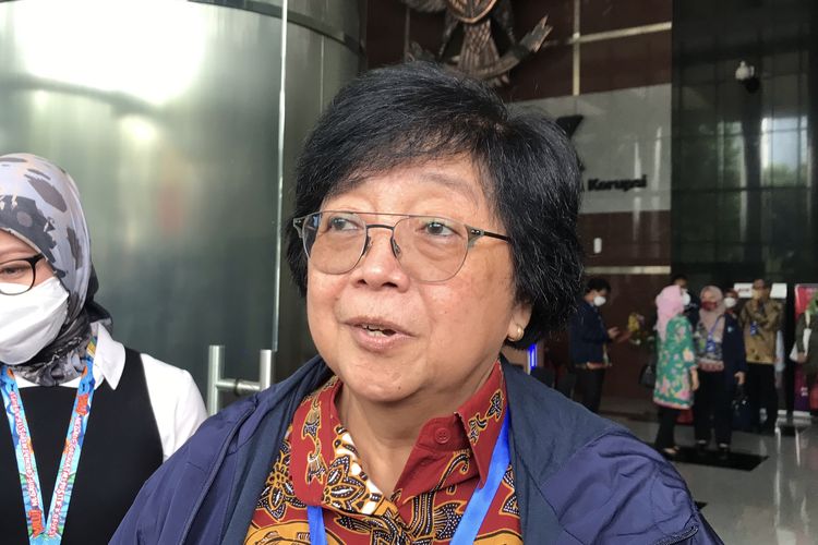 Menteri Lingkungan Hidup dan Kehutanan (LHK) Siti Nurbaya Bakar saat ditemui di Gedung Merah Putih KPK, Jakarta, Selasa (24/5/2022).