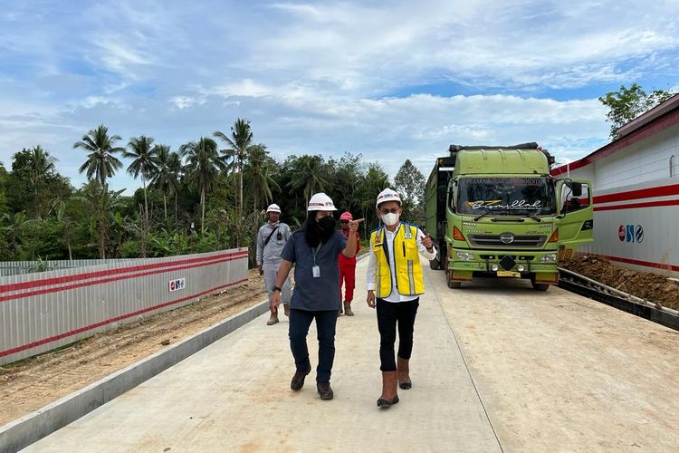 Tim JEO Kompas.com sedang mengunjungi proyek Intake Sungai Sepaku yang terletak di Kecamatan Sukaraja, Kecamatan Sepaku, Kabupaten Penajam Paser Utara, Kalimantan Timur. Proyek ini bakal menjadi penyuplai air baku bagi Ibu Kota Nusantara. 