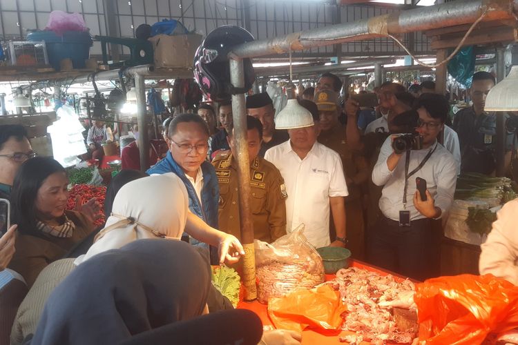 Menteri Perdagangan cek harga pangan di Pasar Angso Duo Jambi,  pada Selasa (2/8/2022). 