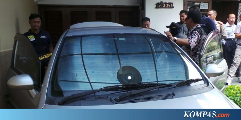 polisi jalan surat dari dari Kamar Tisu Kompas.com Jessica  Polisi Mandi Bawa