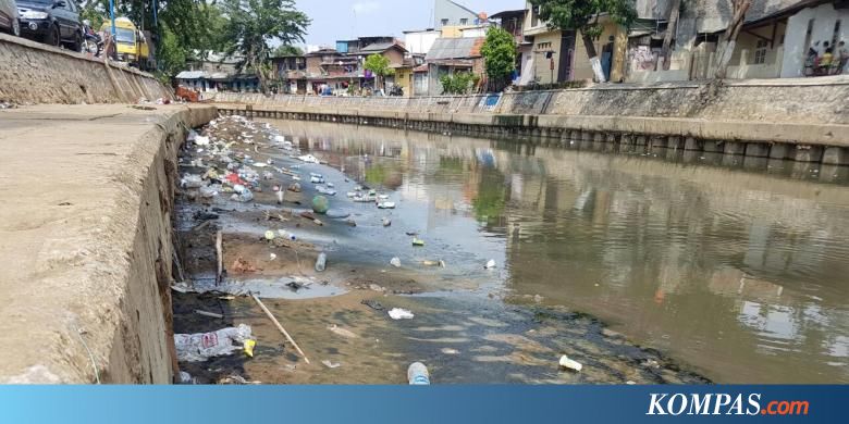 Lurah Kwitang Sebut Kali Kotor di Belakang Kantornya Tugas 