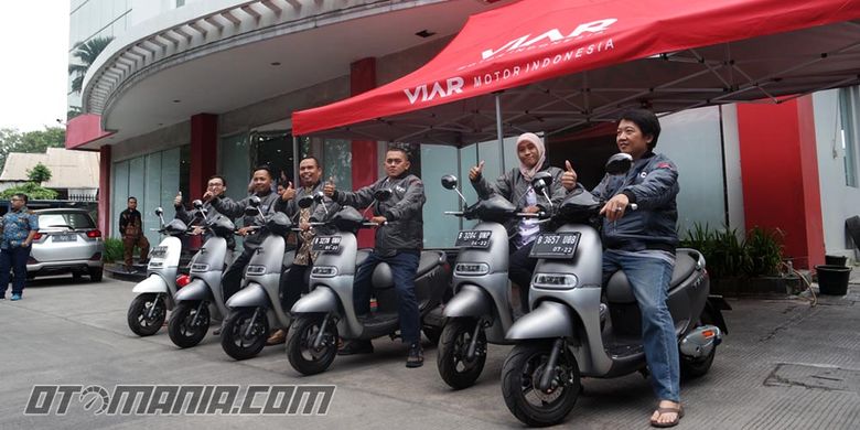 Tempat guyub para pemilik skuter listrik Viar Q1, Viar E-Motor Community (VEC), resmi berdiri , di Jakarta, Sabtu (5/8/2017). 