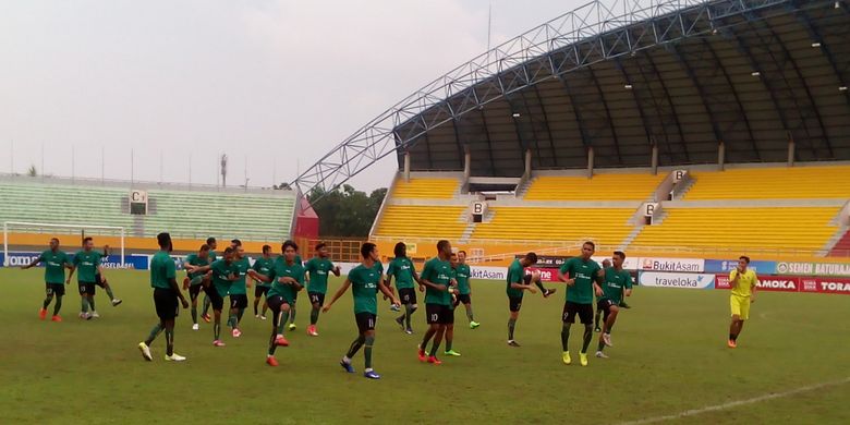 Seleksi pemain terus dilakukan saat latihan bersama tim Sriwijaya FC, Hartono Ruslan terus pantau pemain demi kekuatan baru dilini belakang