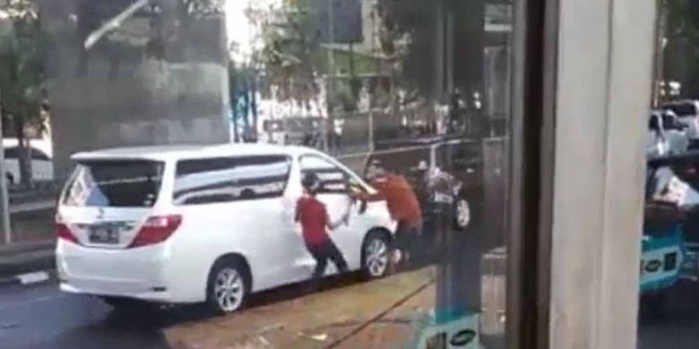 Perampokan spion yang terjadi di Jakarta Barat.