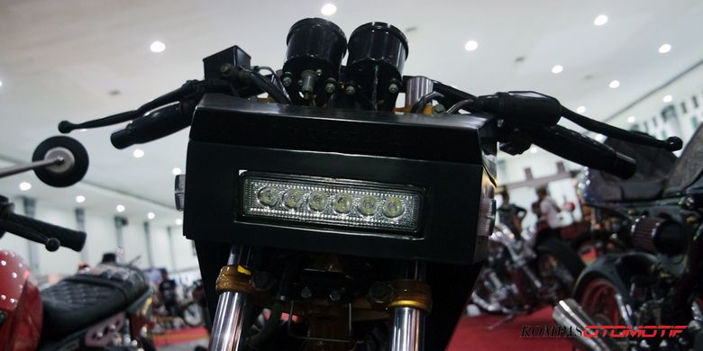 Ragam lampu depan motor di Kustomfest 2017.