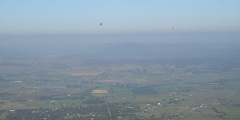 Panorama ketika menaiki balon udara bersama Hot Air Balloon Gold Coast di Australia.