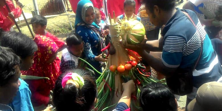 Kecamatan Kokap di Kulon Progo, DI Yogyakarta dikenal sebagai tempat produsen gula kelapa dan gula semut. Dusun Gunungrego salah satunya. Selain menghasilkan palawija, warga juga dihuni penderes nira, Sabtu (7/4/2018).