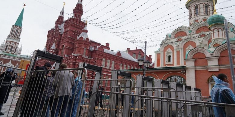 Checkpoint di sekitar Red Square jelang perayaan Russia Day pada 12 Juni 2018.
