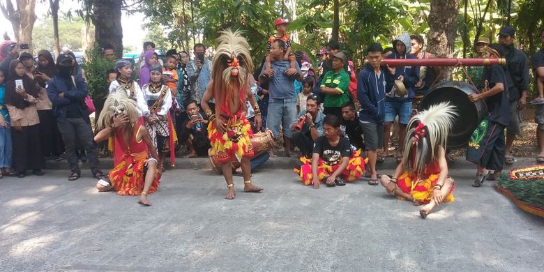 Reog di manten tebu, Kendal, Jwa Tengah, Sabtu (15/9/2018).