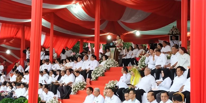Menteri Koordinator Bidang Pembangunan Manusia dan Kebudayaan Puan Maharani (Menko PMK) resmi membuka Pekan Kerja Nyata Revolusi Mental, Jumat (26/10/2018), di Manado, Sulawesi Utara.