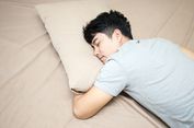 Baca Buku, Cara Mudah Bikin Tidur Nyenyak di Malam Hari