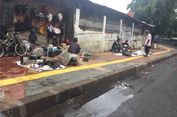 Camat Tanggapi PKL Barang Bekas yang Okupasi Trotoar Stasiun Kebayoran